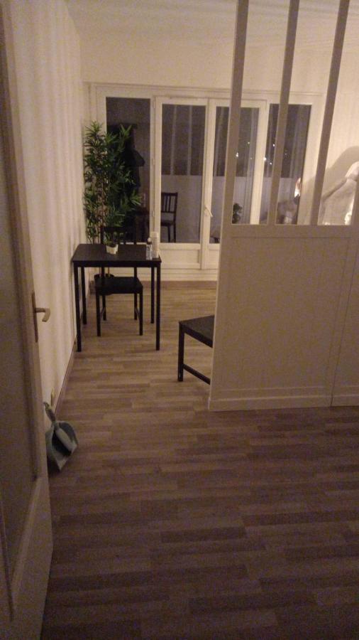 Appartement Lumineux Studio Avec Balcon / Cosy Flat With Balcony à Villejuif Extérieur photo